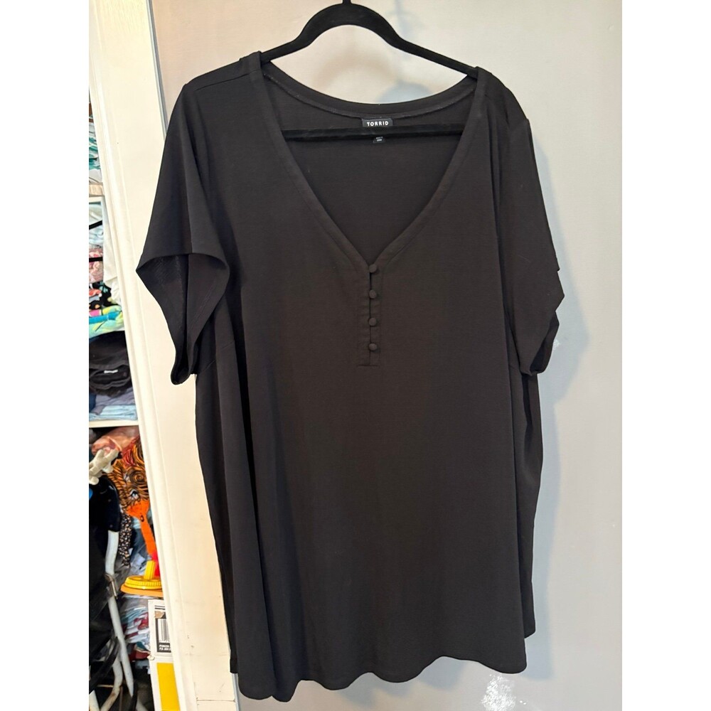 Torrid size 5 black v neck button blouse shirt